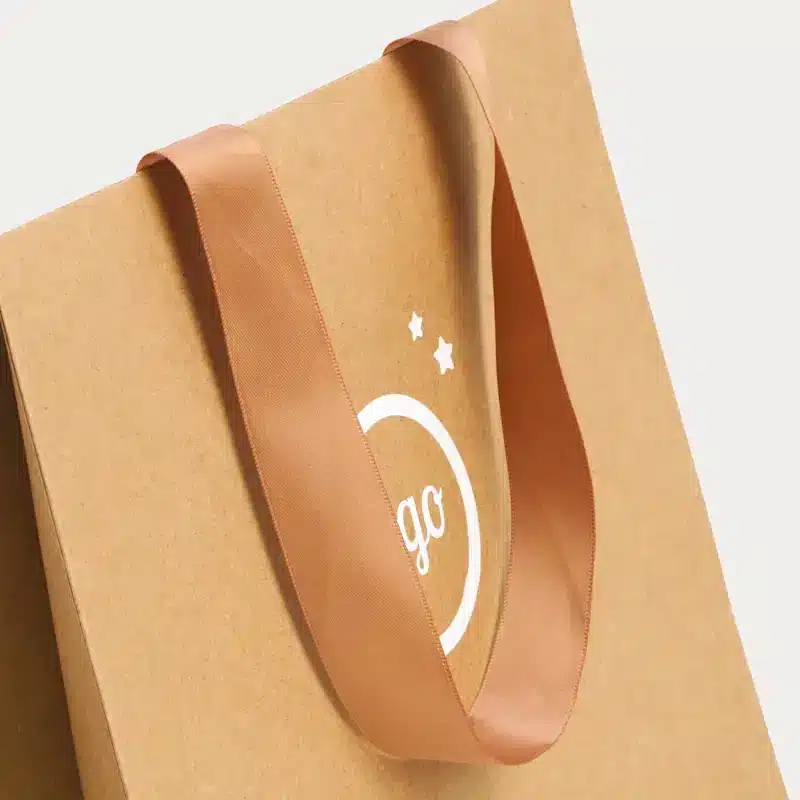 Sac cadeaux en papier avec ruban – Image 5