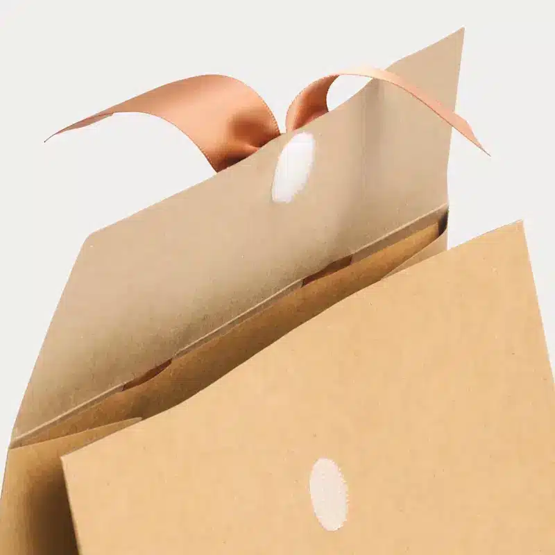 Sac cadeaux en papier avec ruban – Image 8