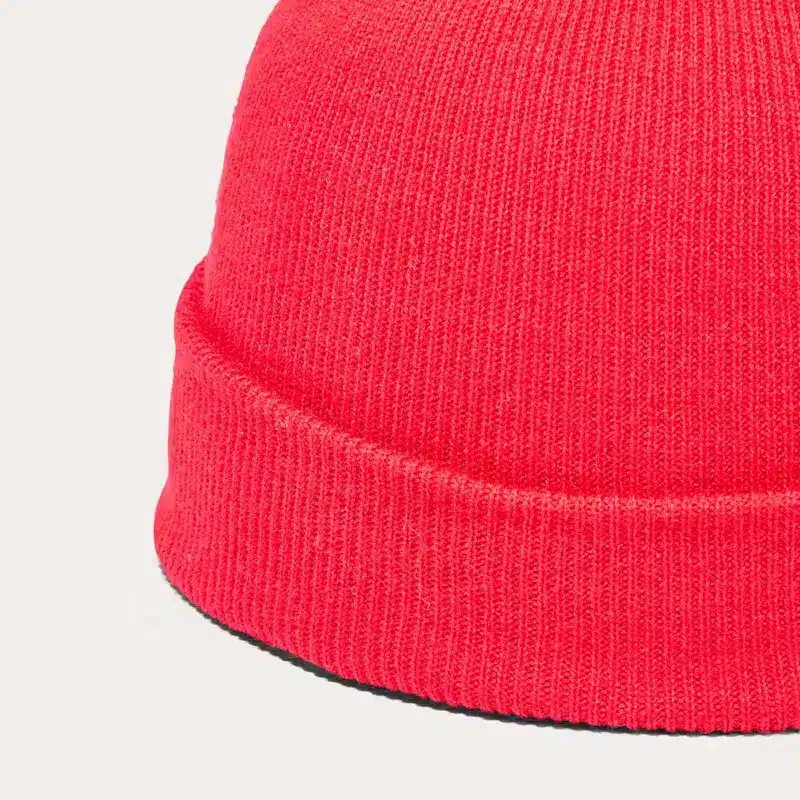 Bonnet tricoté avec écusson – Image 3