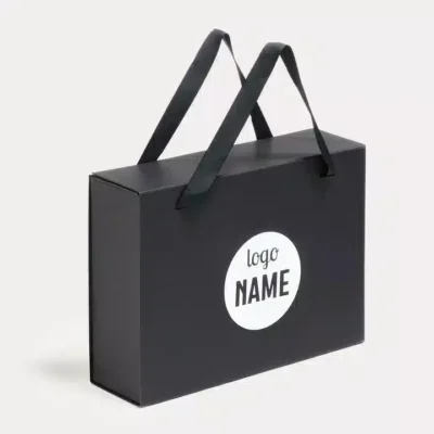 Boîte à fermeture aimantée avec anses