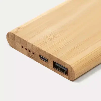 Batterie externe en bambou – visuel 2